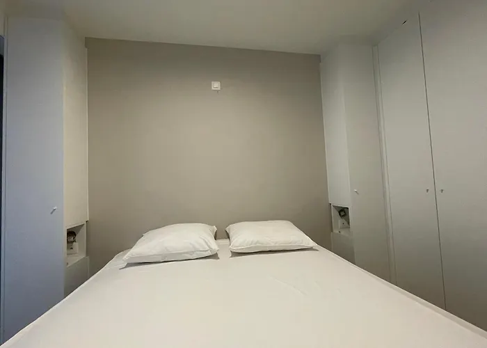 Gerenoveerd Appartement In Hartje Nieuwpoort - Met Privegarage